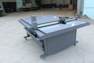 निरंतर इंकजेट प्रिंटिंग सिस्टम के साथ परिधान पैटर्न कपड़ा नमूना काटने की मशीन